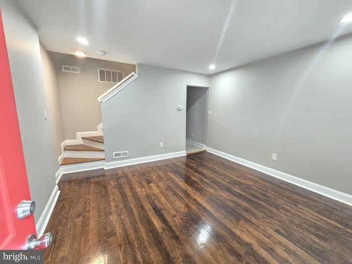 Foto principal - 2 Bedroom Home in Dundalk