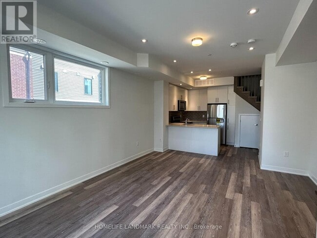 Building Photo - 3429 Ridgeway Dr