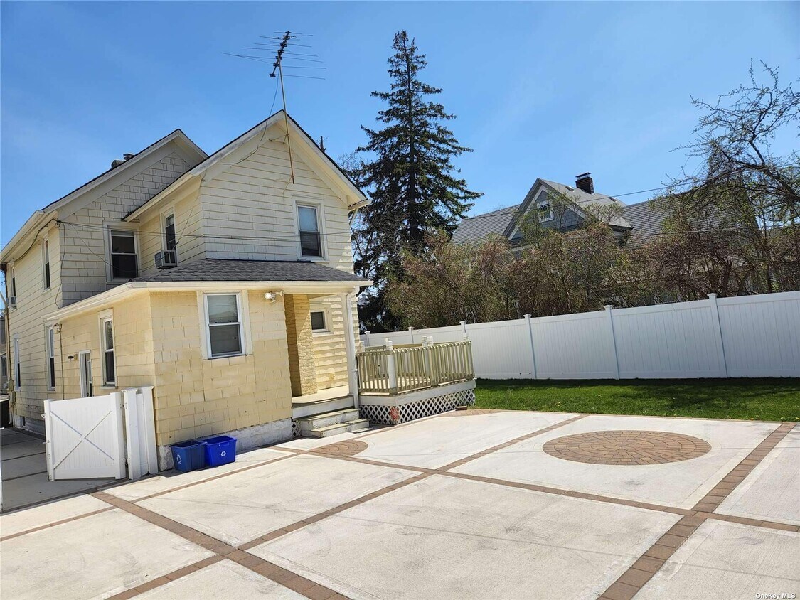 2848 Grand Ave, Baldwin, NY 11510 House Rental in Baldwin, NY