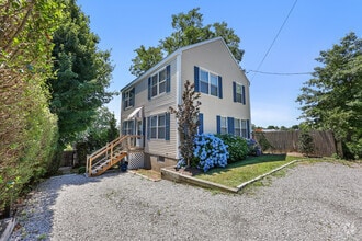 Building Photo - 611 Kings Hwy W