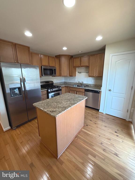 Building Photo - 2932 Truffle Oak Place