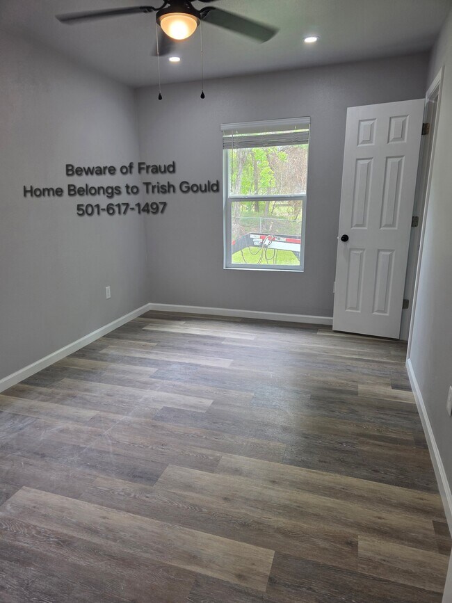 Foto del edificio - 429 Oaklawn St