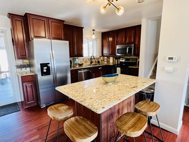 Foto del edificio - 7012 Ingalls St