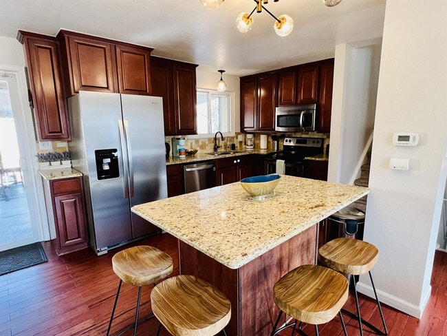 Building Photo - 7012 Ingalls St