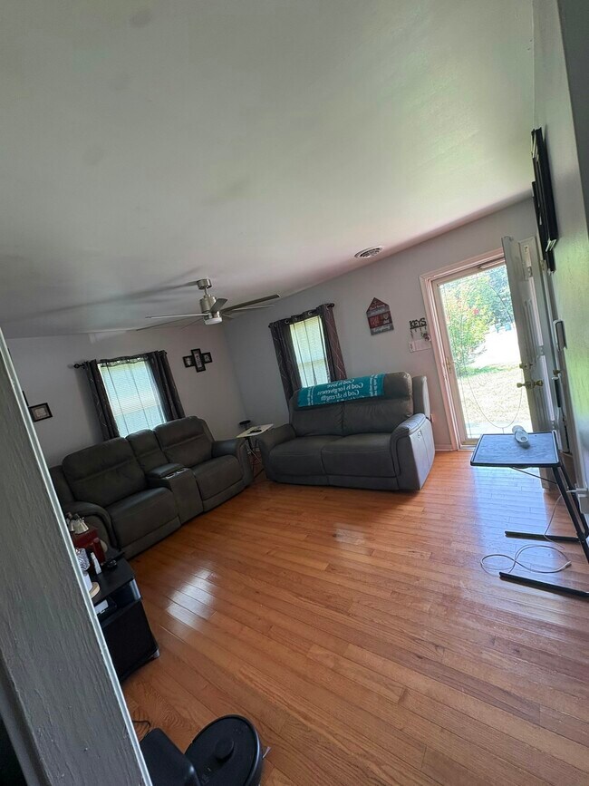 Foto del edificio - 4713 Craddock Ave