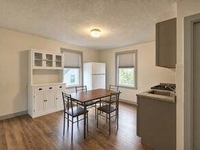 Building Photo - 121 Thorndike St