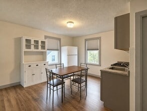 Building Photo - 121 Thorndike St