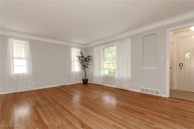 Building Photo - 1752 Brainard Rd