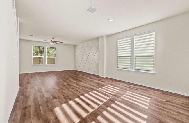 Building Photo - 13011 Sendero Roble