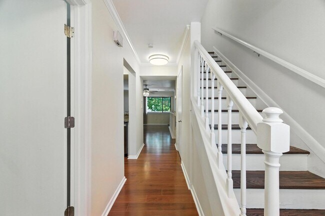 Foto del edificio - 233 Mill Point Dr