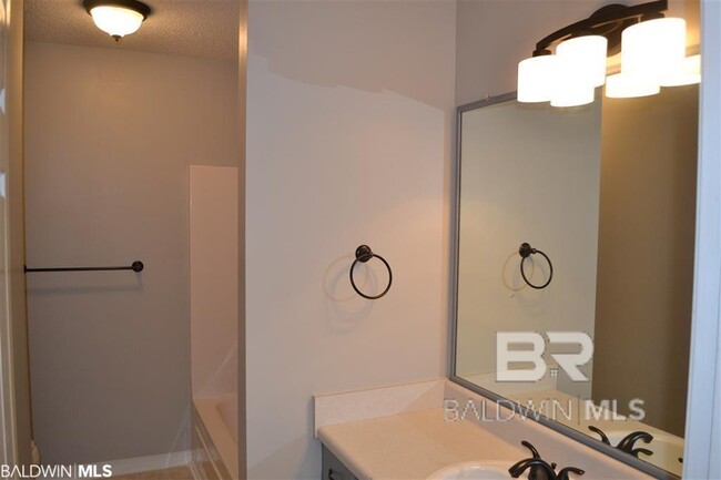 Foto del edificio - 706 Crystal Wells Ct N