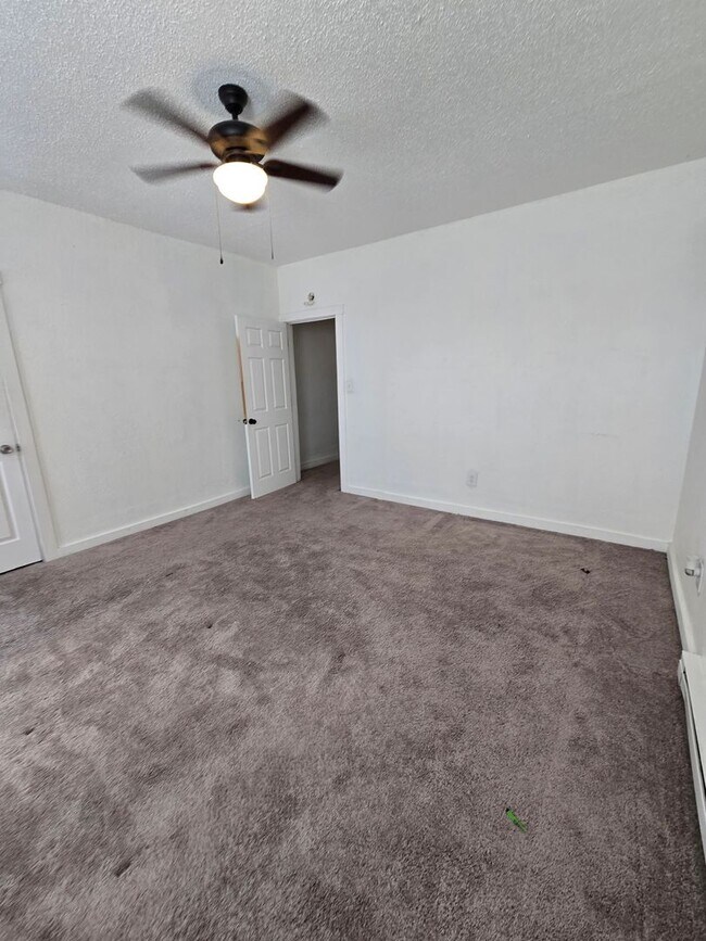 Foto del edificio - Three Bedroom Duplex located Near Washingt...