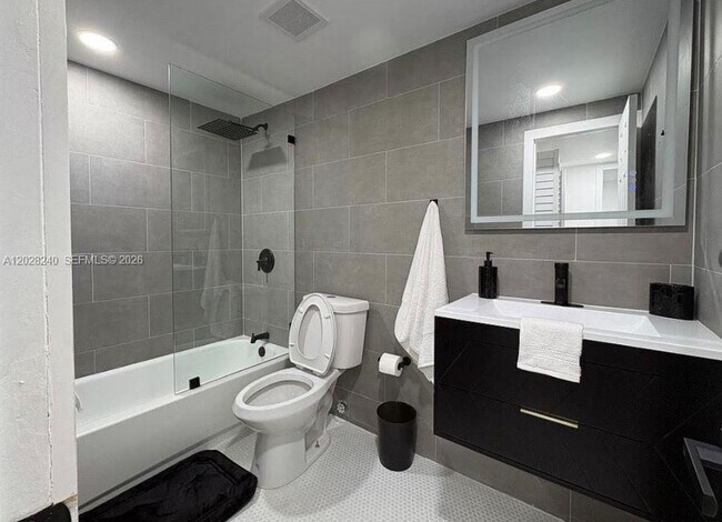 Foto del edificio - 4265 NW S Tamiami Canal Dr