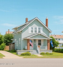 Building Photo - 126 Marine St
