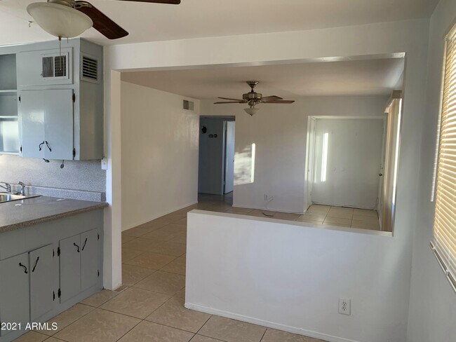 Foto del edificio - 2856 W Butler Dr