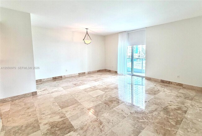 Building Photo - 1331 Brickell Bay Dr