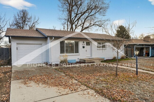 Building Photo - Charming Home with Central AC and Fenced Yard