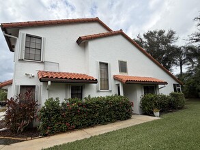 Building Photo - 13505 Fountain View Blvd