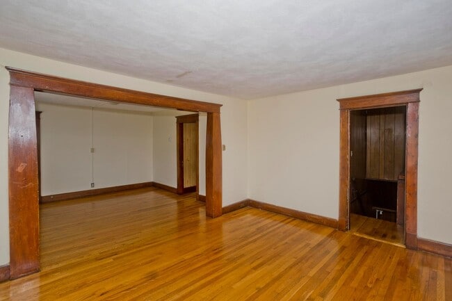 Building Photo - 58-60-60 Ionia St