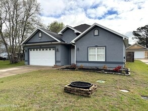 Building Photo - 2506 Dorothy Ave