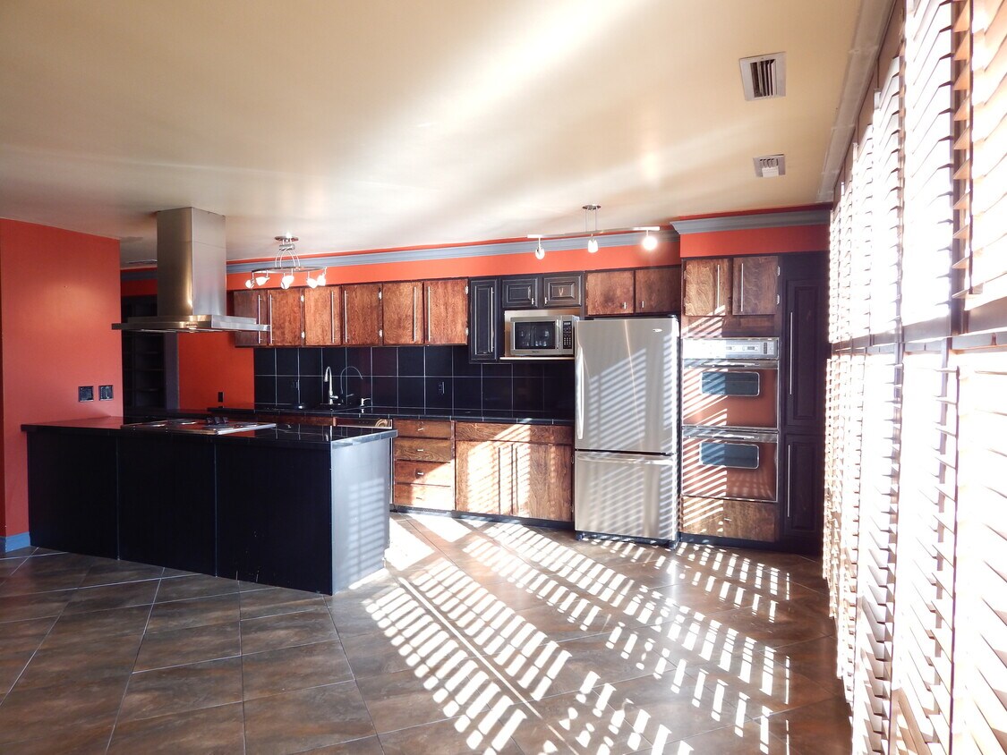 Primary Photo - 777 E South Temple