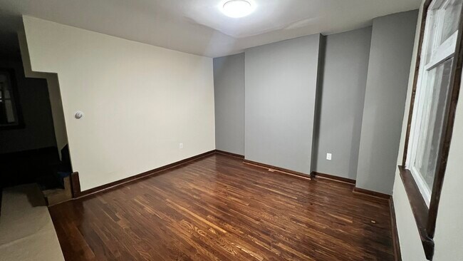 Sala de estar - 1315 Labelle Ave