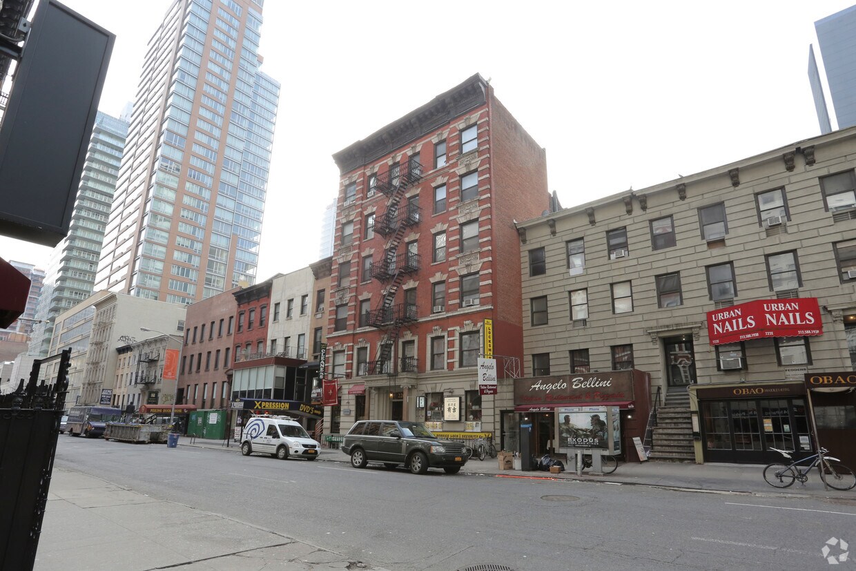 Foto principal - 226 E 53rd St