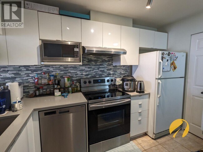Photo du bâtiment - 511-511 W 7th Ave