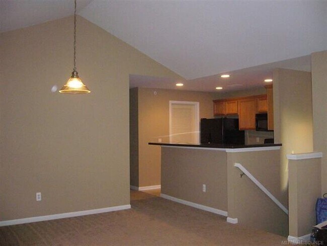 Cocina - 55439 Ambassador Ct