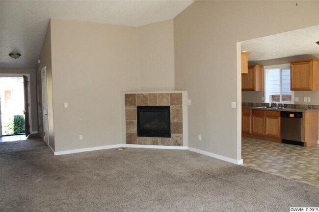 Foto del edificio - 3 bed/2 bath in Clover Ridge with AC, fenc...