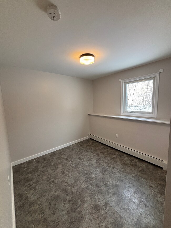 Building Photo - 52 Bissett Rd