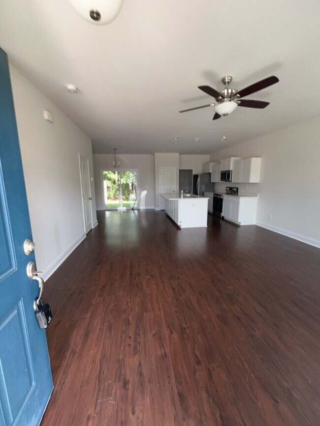 Foto del edificio - 7787 Montview Rd