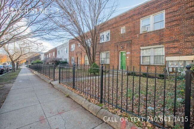 Foto del edificio - 1715 H St NE