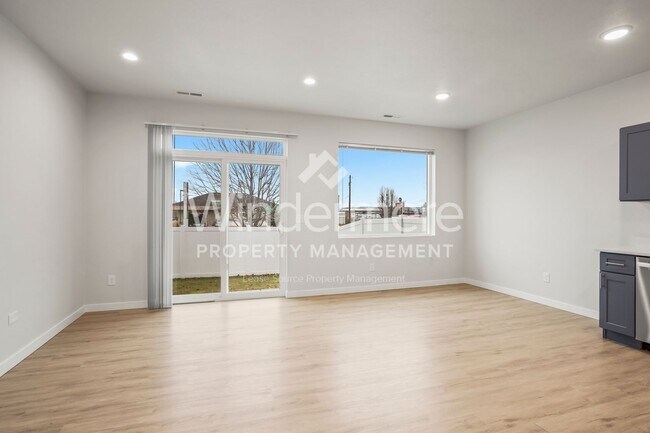 Foto del edificio - 7117 E Pacific Way