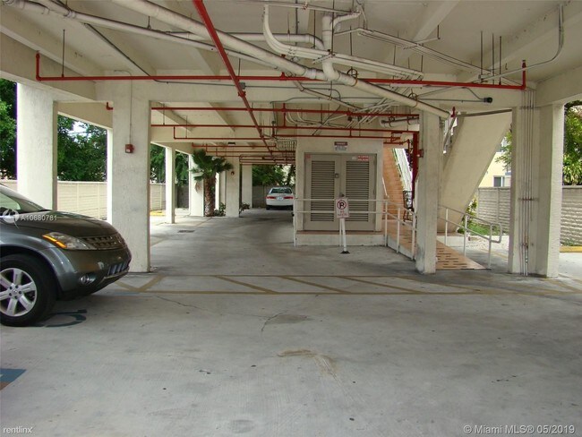 Foto del edificio - 328 NW 12th Ave