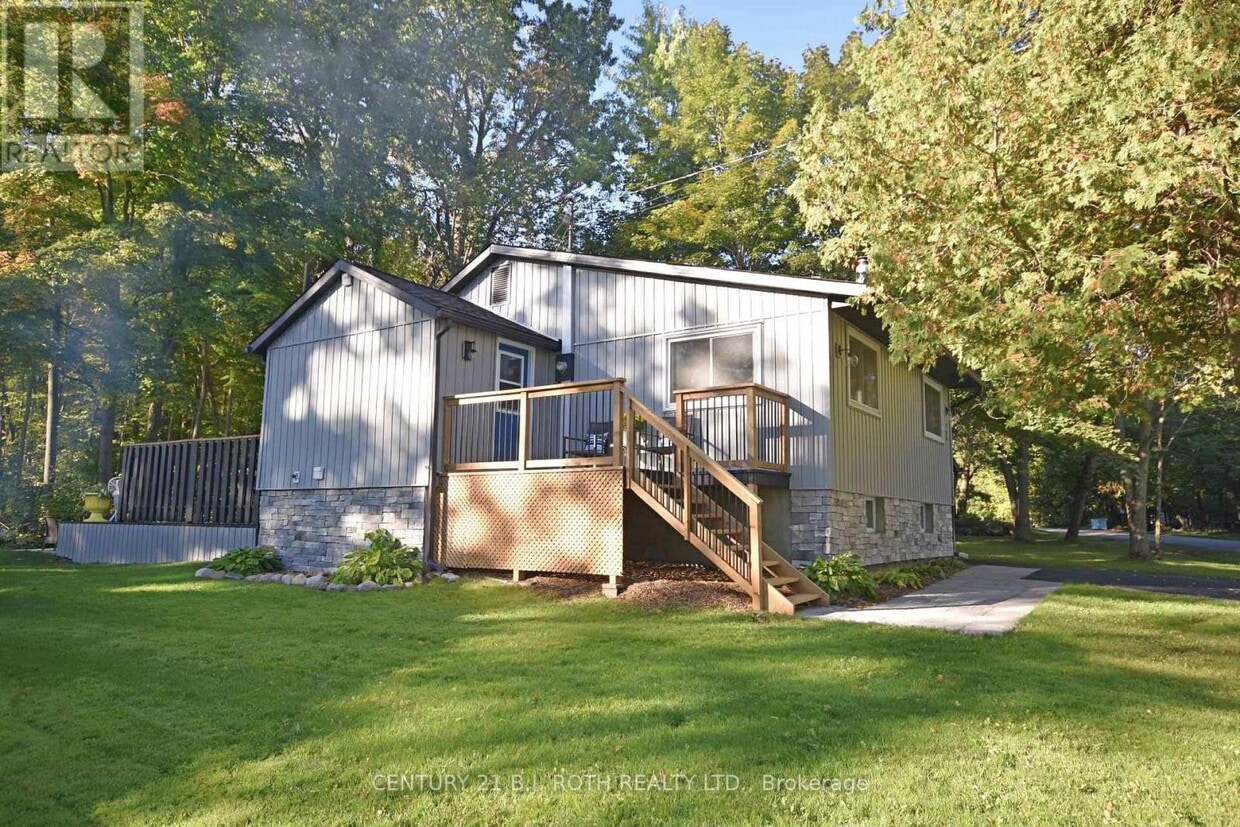 Primary Photo - 263 Robins Point Rd