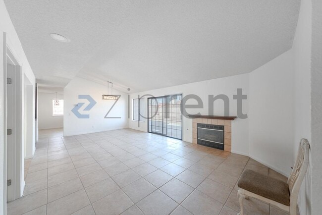 Foto del edificio - 5327 Meredith Ave