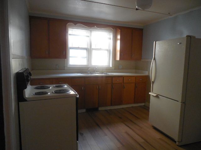 Building Photo - 618 Addison St