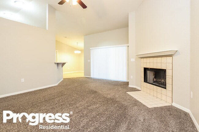 Building Photo - 5800 Driftwood Dr