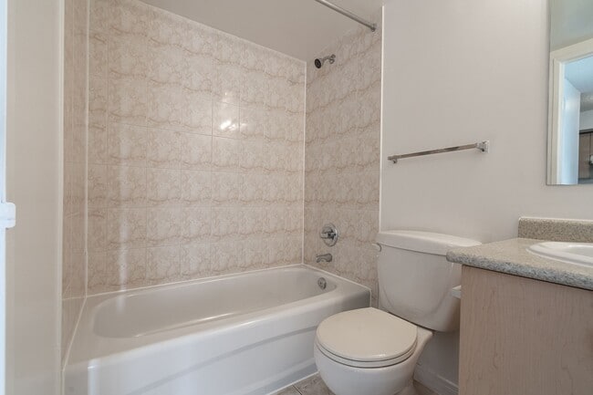Building Photo - 333 Sidney Belsey Crescent