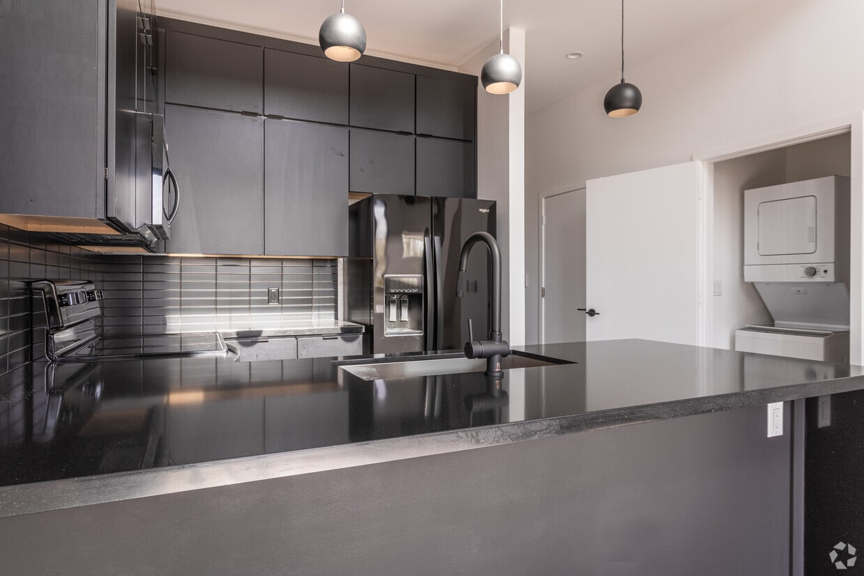 Primary Photo - The Lofts on 7th