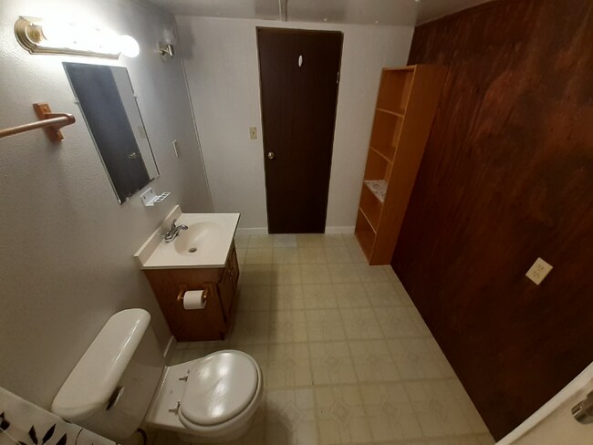 Foto del edificio - 100 30th St W