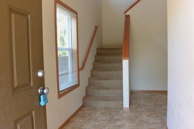 Foto del edificio - 4825 Northeast 124th Ct.