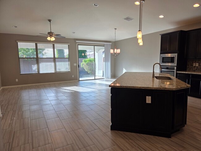 Foto del edificio - 4614 S Euler Ln