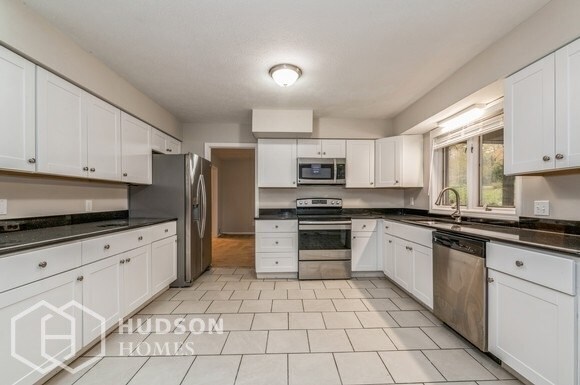 Foto del edificio - AVAILABLE NOW! - 8625 Tanglewood Trl, Chag...