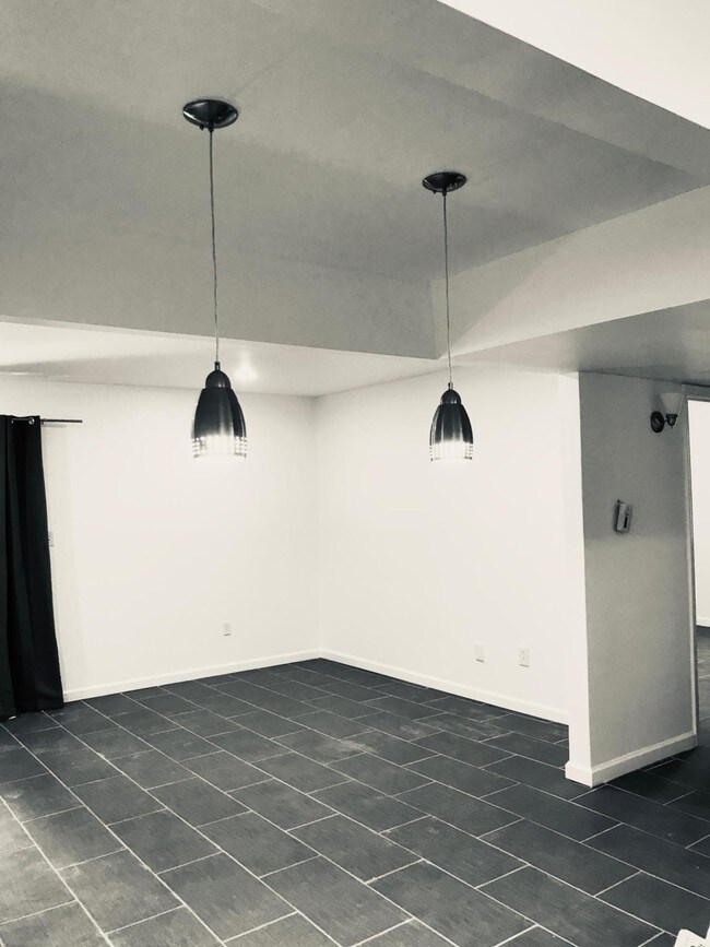 Área de comedor - 406 Skyview Dr