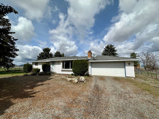Foto del edificio - Prairie Avenue Home with No CC & R'S (APP#...