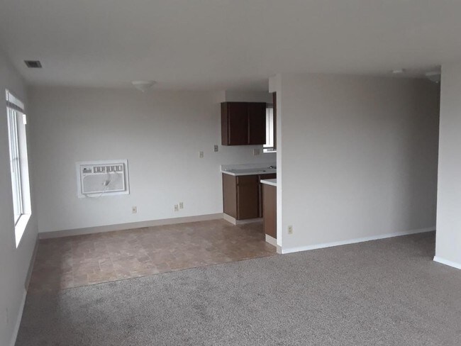 Building Photo - 2209 SW Nye, Apt B