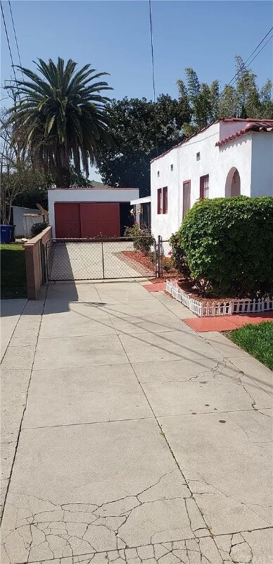 Foto del edificio - 8338 6th St