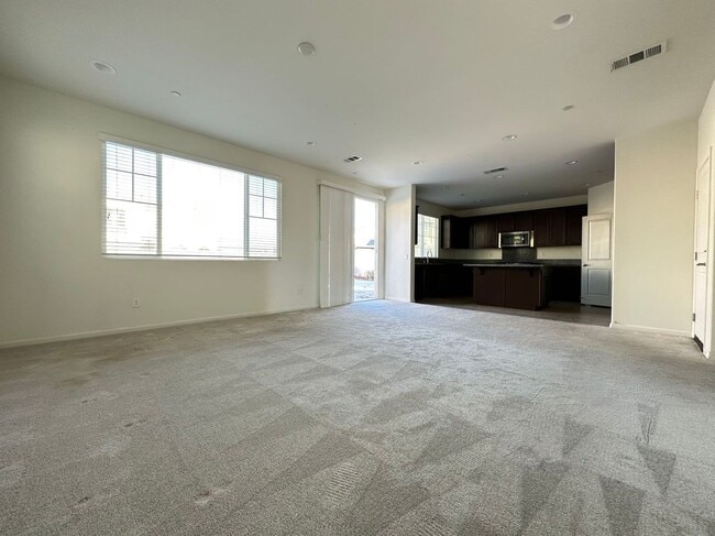 Building Photo - 4 Bedroom home for leasing in Chino